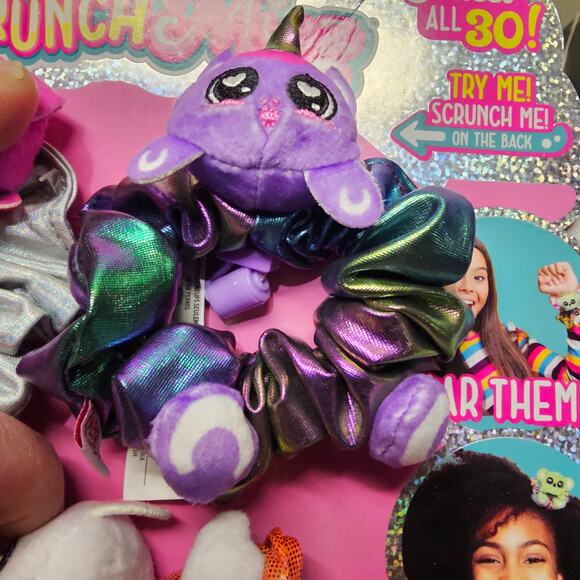 New ScrunchMiez 4 Pack Scrunchies Series 1 collectable Friends NWT - Picture 4 of 7